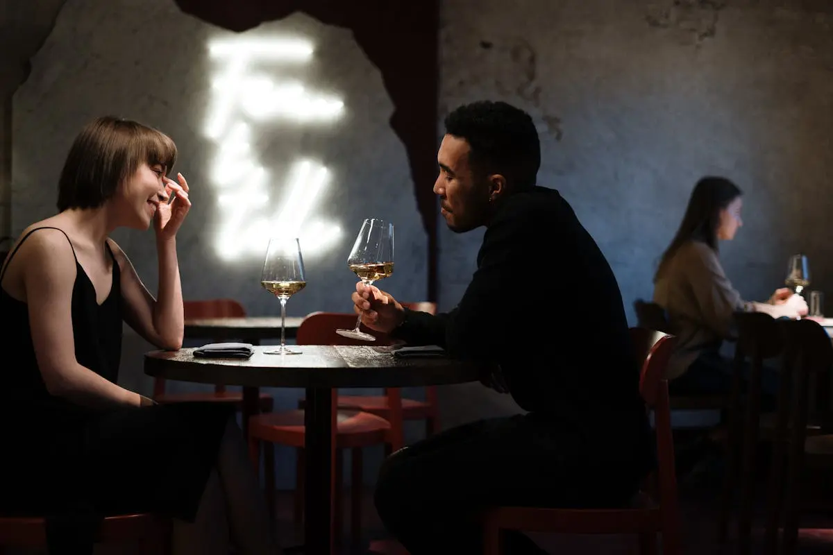 RÉUSSIR DANS L’AMOUR : STRATÉGIES CLÉS POUR DES RELATIONS AMOUREUSES DURABLES
